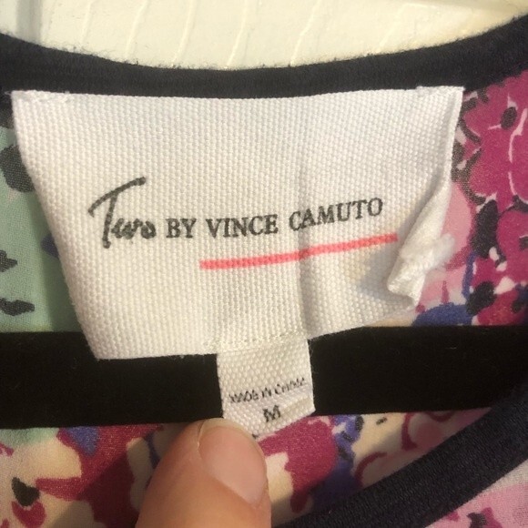 TWO BY VINCE CAMUTO Medium Pink Blue Floral Short Sleeve High Low Blouse Pullove - Picture 3 of 5